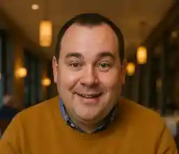 Image of Jordan Blake from Cairns, Queensland, offering his honest opinion on playing at Stake Casino Australia in a customer testimonial.